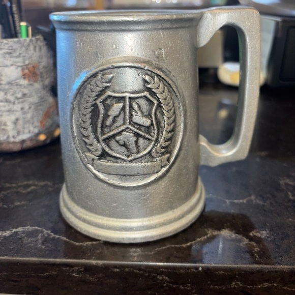 Germany Tankard  Beer Stein Medieval Raised  Heraldic Crest Pewter 5”H - Picture 1 of 7